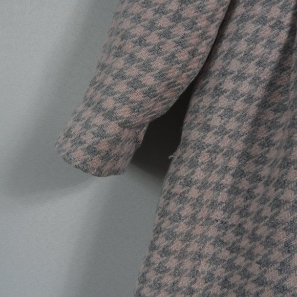 C740 Jillian's Closet Gray and Pink Houndstooth Coat and Dress - Picture 5 of 14